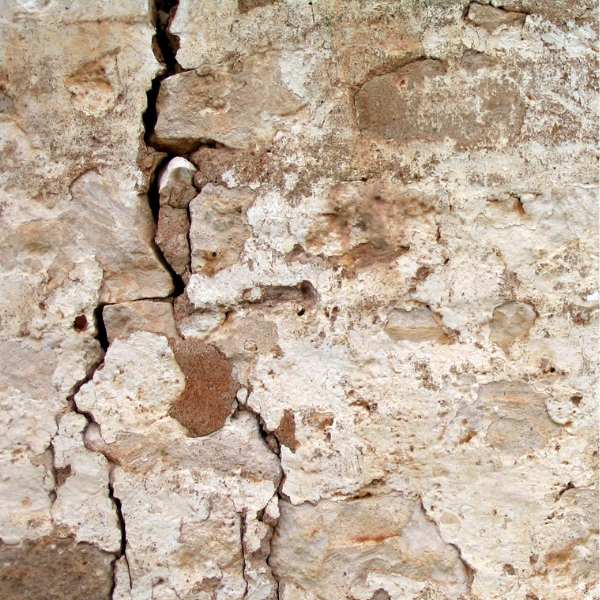 Dégradation importante des murs et sols est une cause d'insalubrité