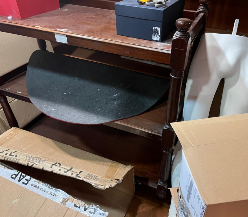 debarras-du-magasin-guess-nice