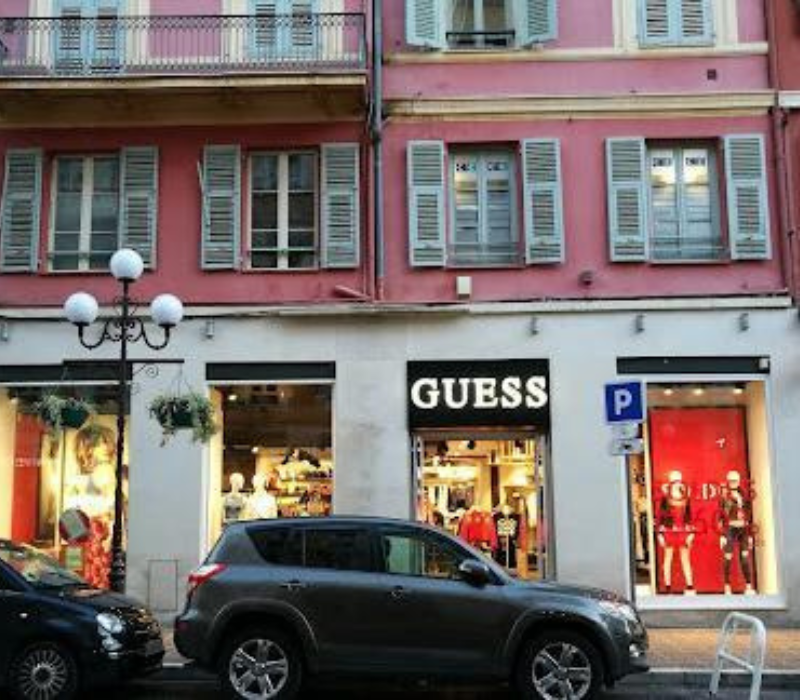debarras-du-magasin-guess-nice-pro-debarras-06